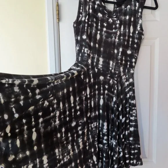 Cynthia Rowley Flare Dress Black & White Print Size S - Picture 4 of 6